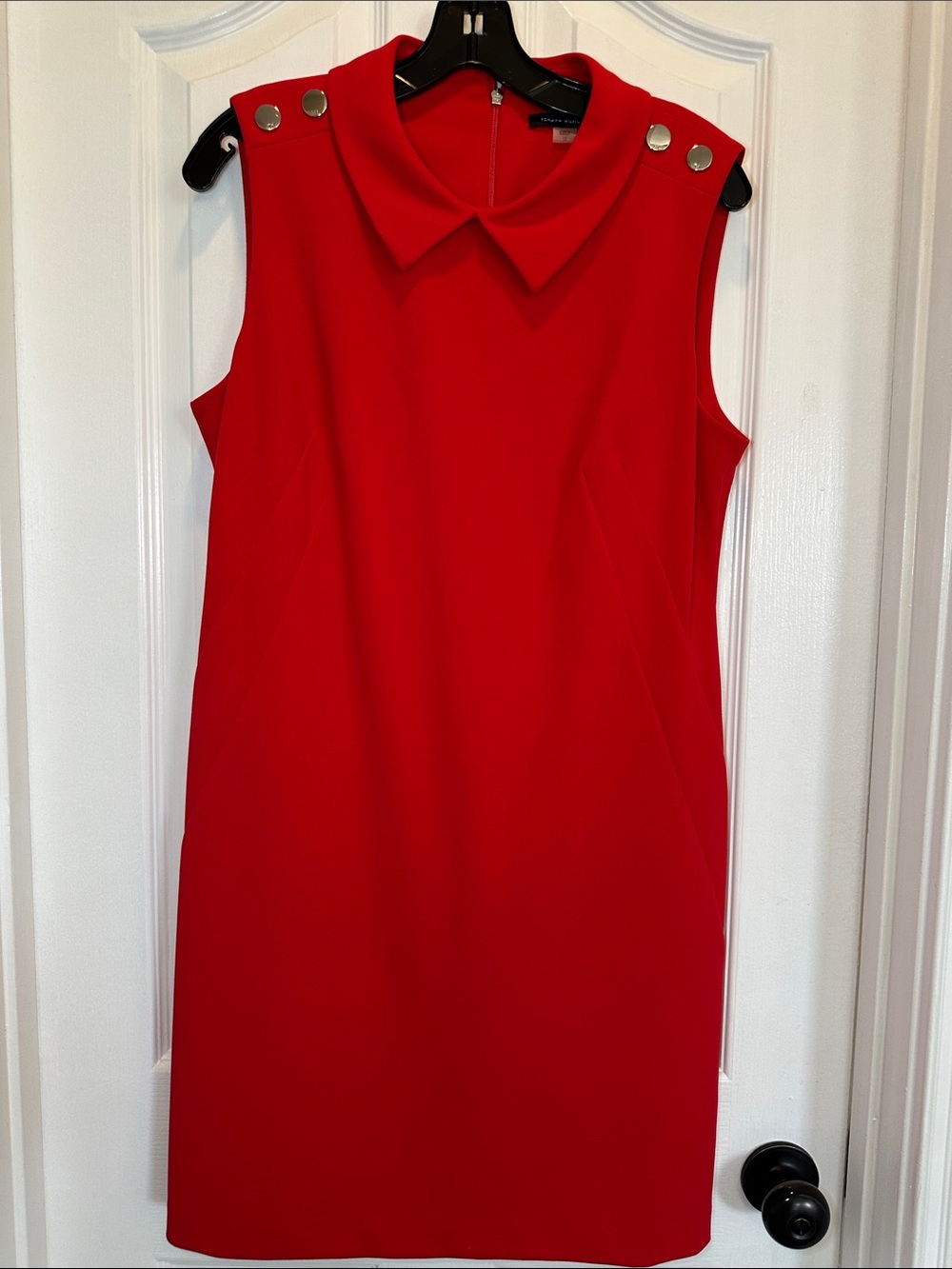 Tommy Hilfiger Sleeveless Red Shift Dress with Notched Collar and Shoulder Studs
